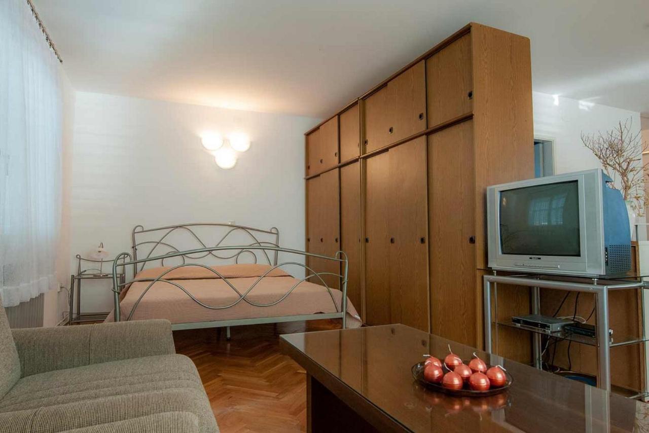 Amazing Seaview Apartment With A Balcony Near The Beach - Kneza Trpimira I Zadar Dış mekan fotoğraf