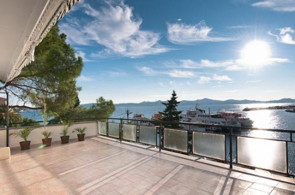 Amazing Seaview Apartment With A Balcony Near The Beach - Kneza Trpimira I Zadar Dış mekan fotoğraf