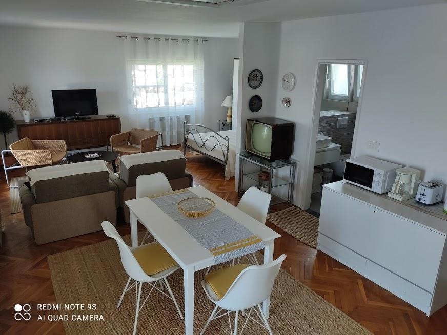 Amazing Seaview Apartment With A Balcony Near The Beach - Kneza Trpimira I Zadar Dış mekan fotoğraf