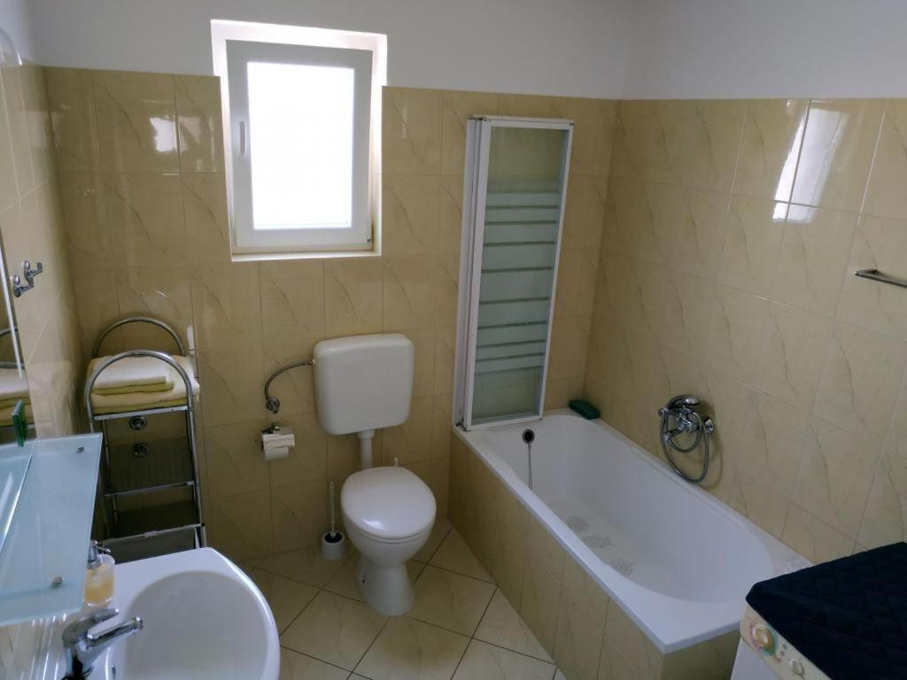 Amazing Seaview Apartment With A Balcony Near The Beach - Kneza Trpimira I Zadar Dış mekan fotoğraf